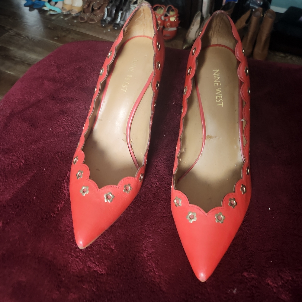 Nine West Red Scalloped Pointed-Toe Flats